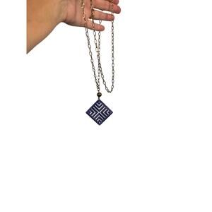 Purple Diamond Shaped Geometric Pendant on a Chain Pre-owned‎